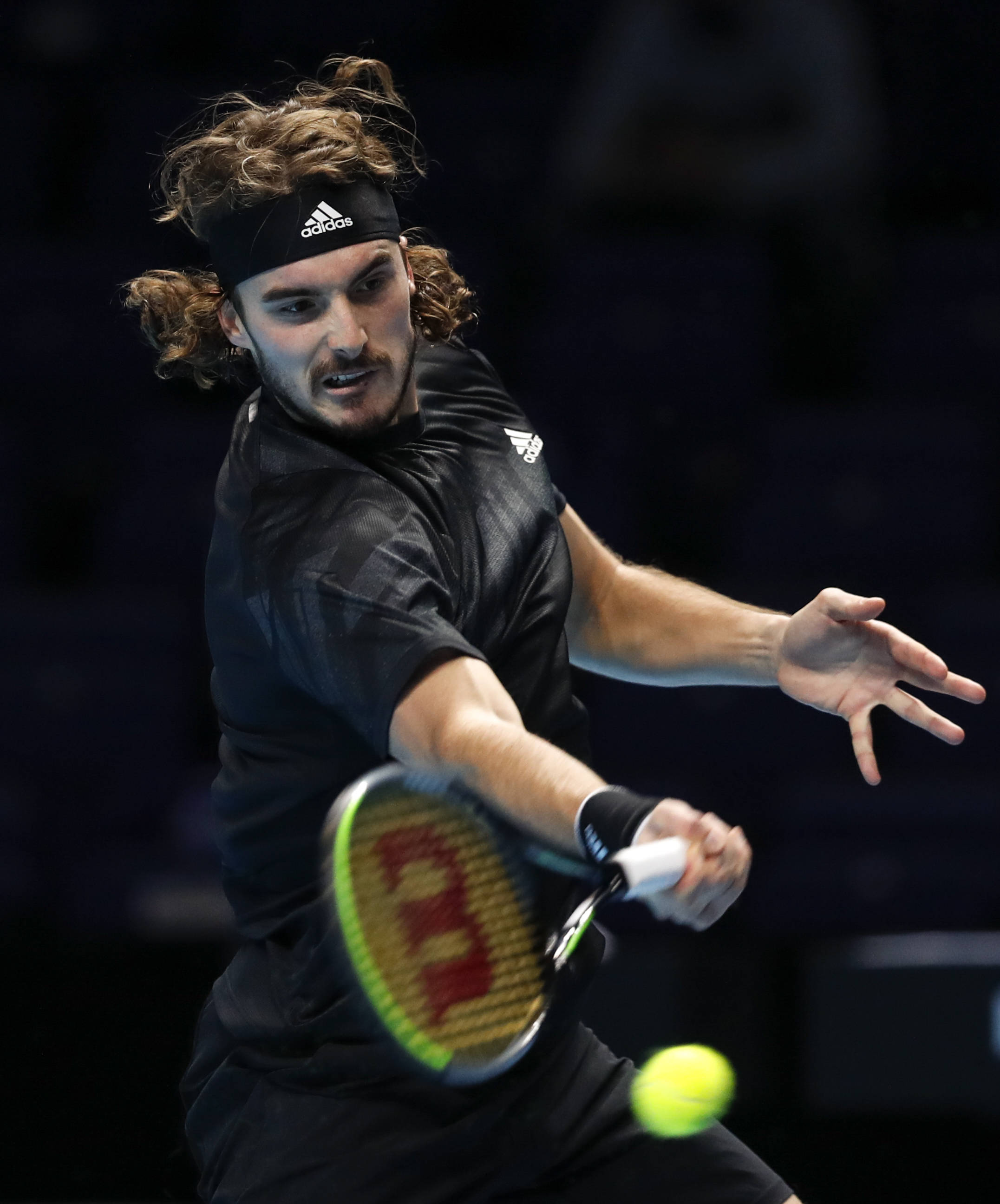 包含西班牙网球队绝地反击欧洲网球队，西西帕斯统治全场的词条