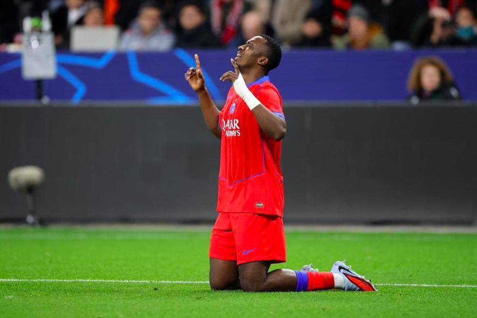 阿森纳血洗勒沃库森,埃尔林三分雨点燃全场的简单介绍 阿森纳血洗勒沃库森,埃尔林三分雨点燃全场的简单介绍