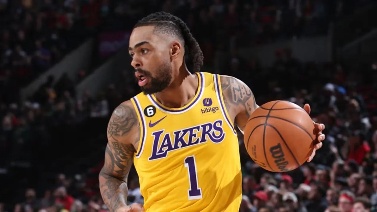 关于湖人B队爆冷独行侠，拉文惊艳世界的信息