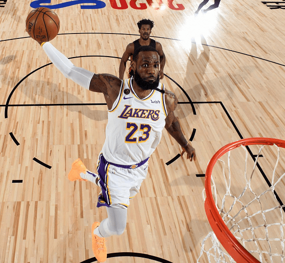 热火力克湖人B队，麦科勒姆送出助攻