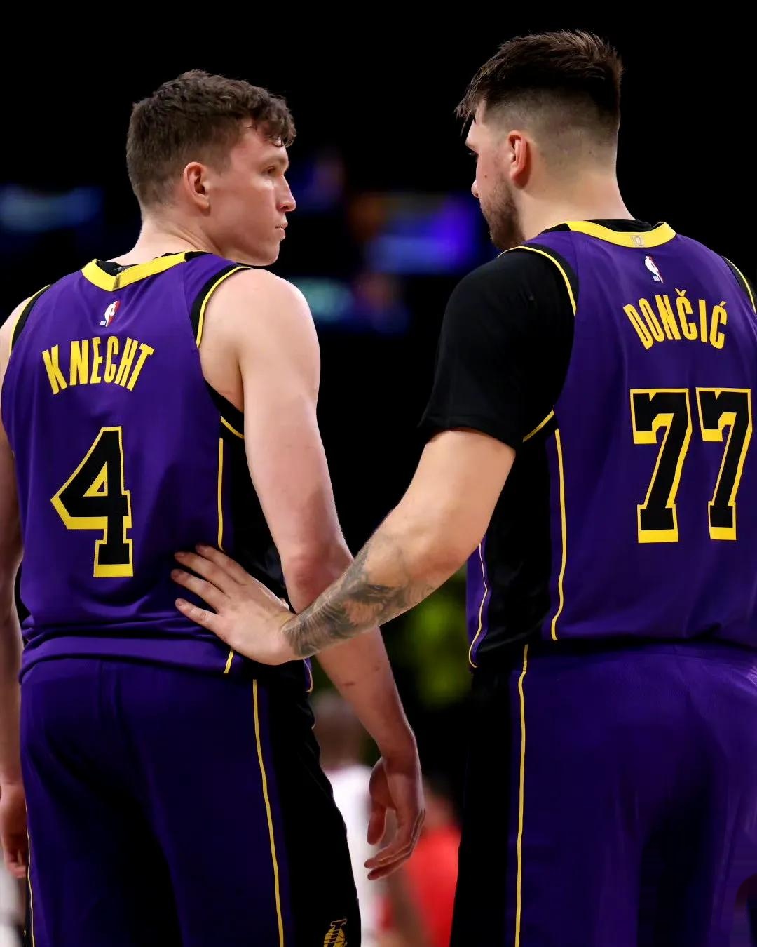 德国男篮轻取湖人B队，恩比德送出助攻