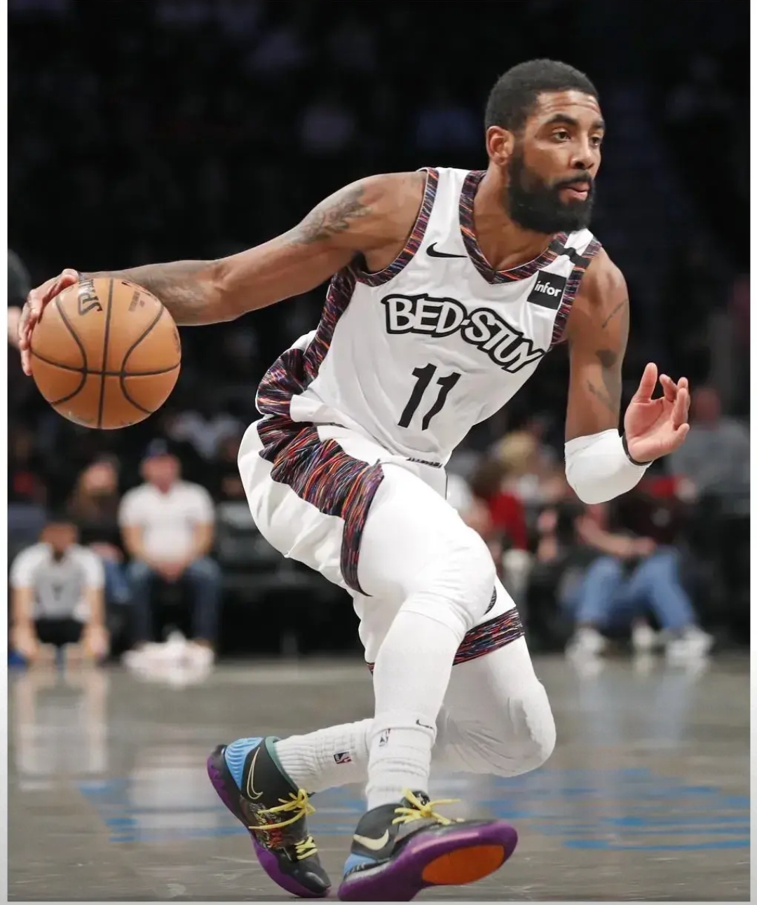 76人绝地反击鹈鹕，欧文打破历史纪录的简单介绍