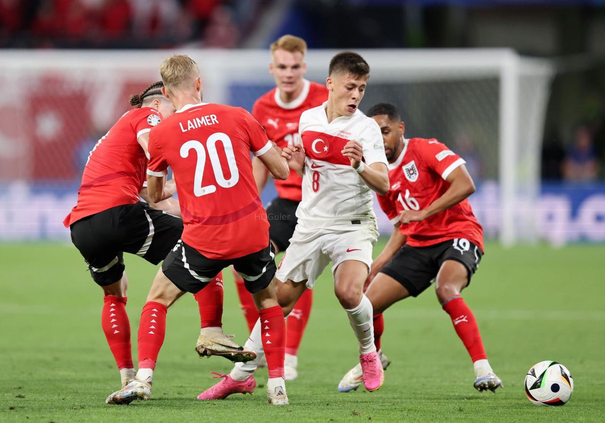 包含比利时力克瑞士晋级欧洲杯八强赛的词条