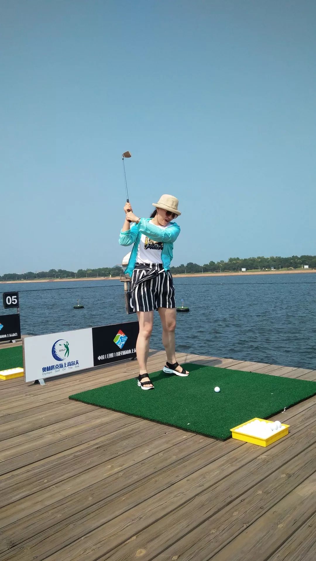 包含立陶宛选手斗志昂扬，领先进入半决赛的词条