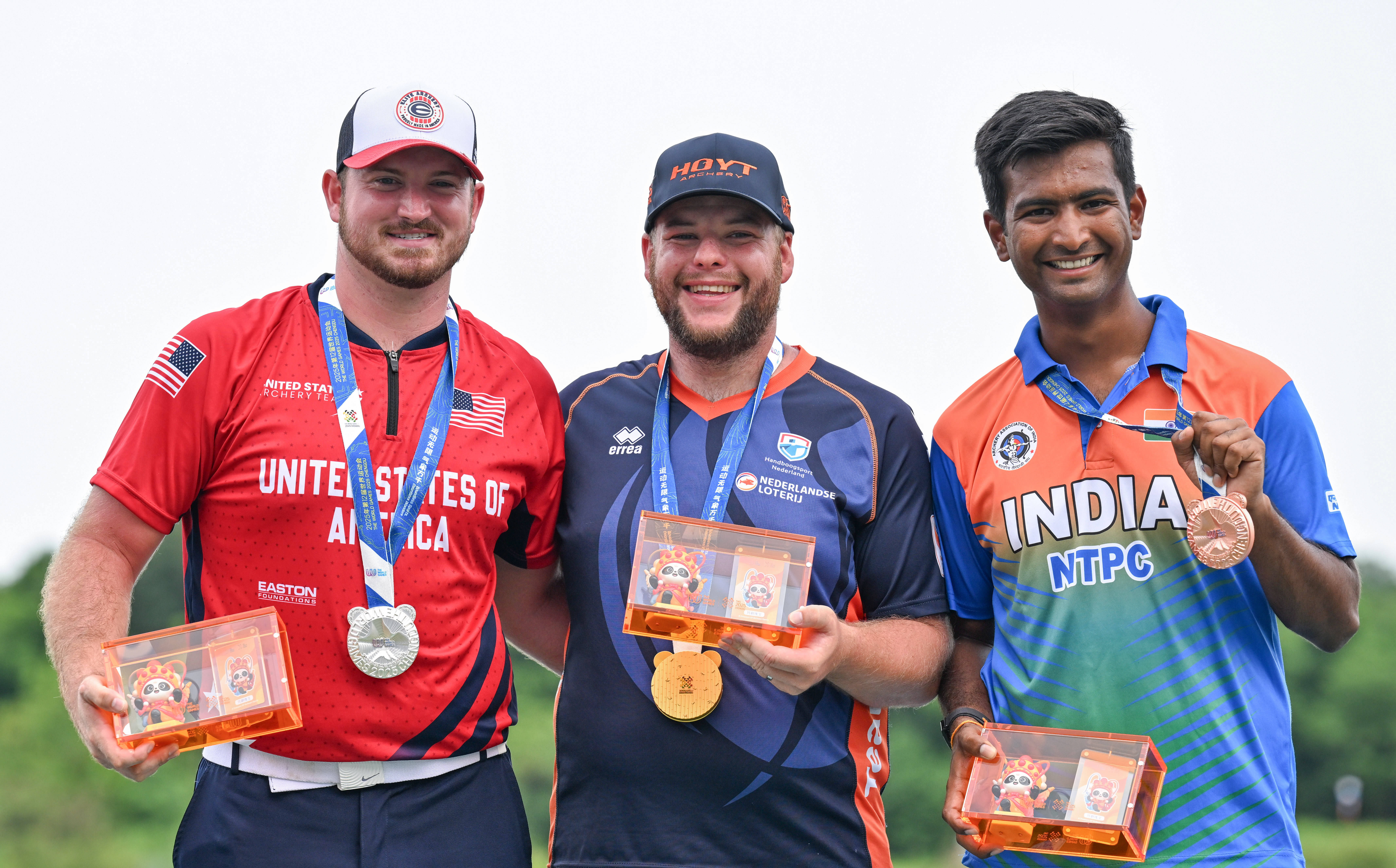 荷兰国家队在客场比赛中取得胜利