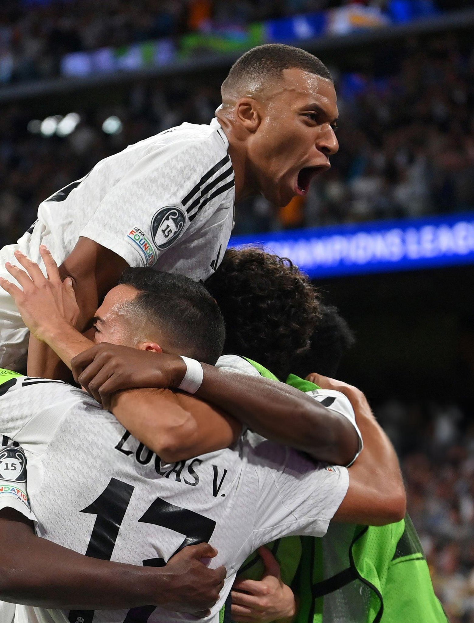 多特蒙德客场战平，保持常规赛不败