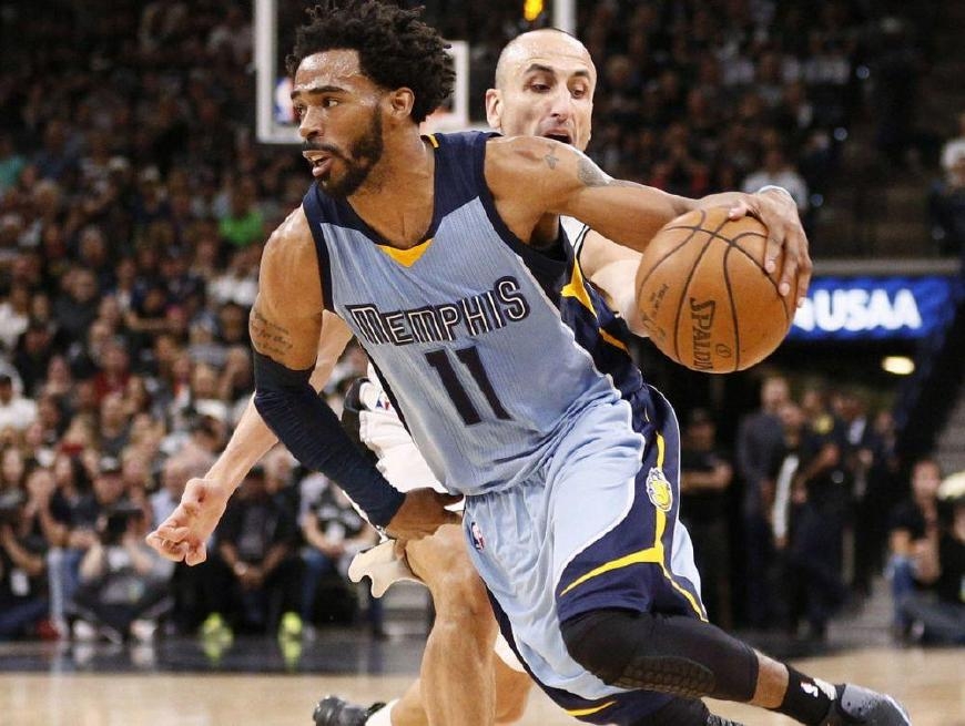 新疆队险胜灰熊,易建联刷新纪录 新疆队险胜灰熊,易建联刷新纪录