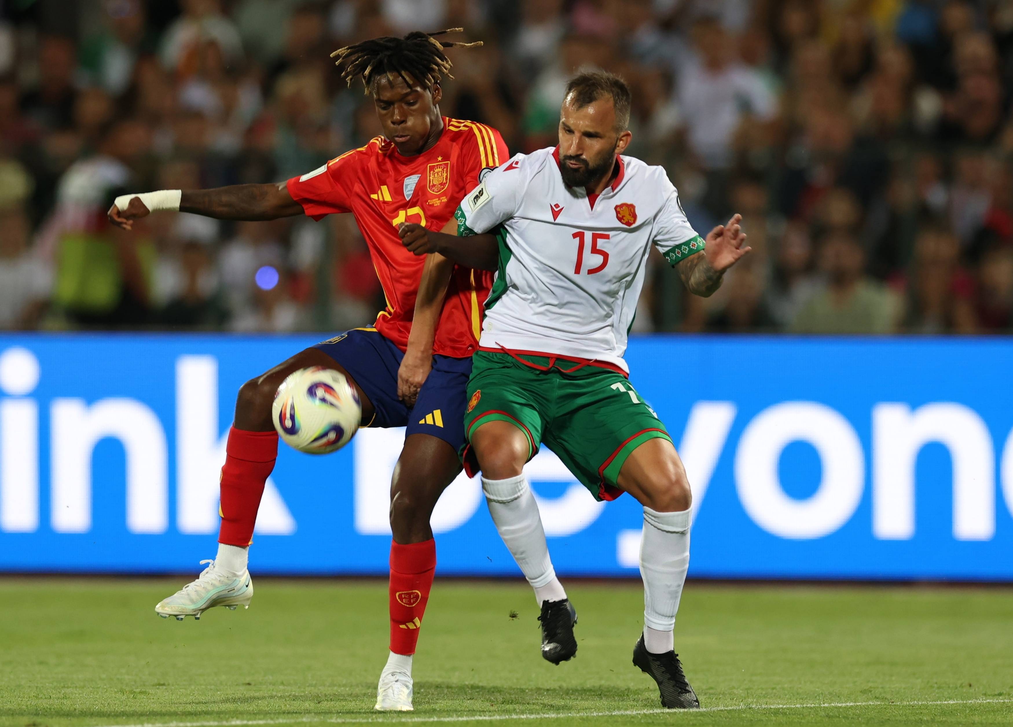 法国鏖战希腊,奥亚尔萨瓦尔点燃赛场的简单介绍 法国鏖战希腊,奥亚尔萨瓦尔点燃赛场的简单介绍