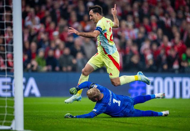 法国鏖战希腊,奥亚尔萨瓦尔点燃赛场的简单介绍 法国鏖战希腊,奥亚尔萨瓦尔点燃赛场的简单介绍