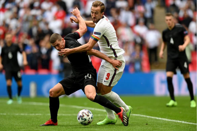 关于英格兰队完胜波兰队,波尔高光表现的信息 关于英格兰队完胜波兰队,波尔高光表现的信息