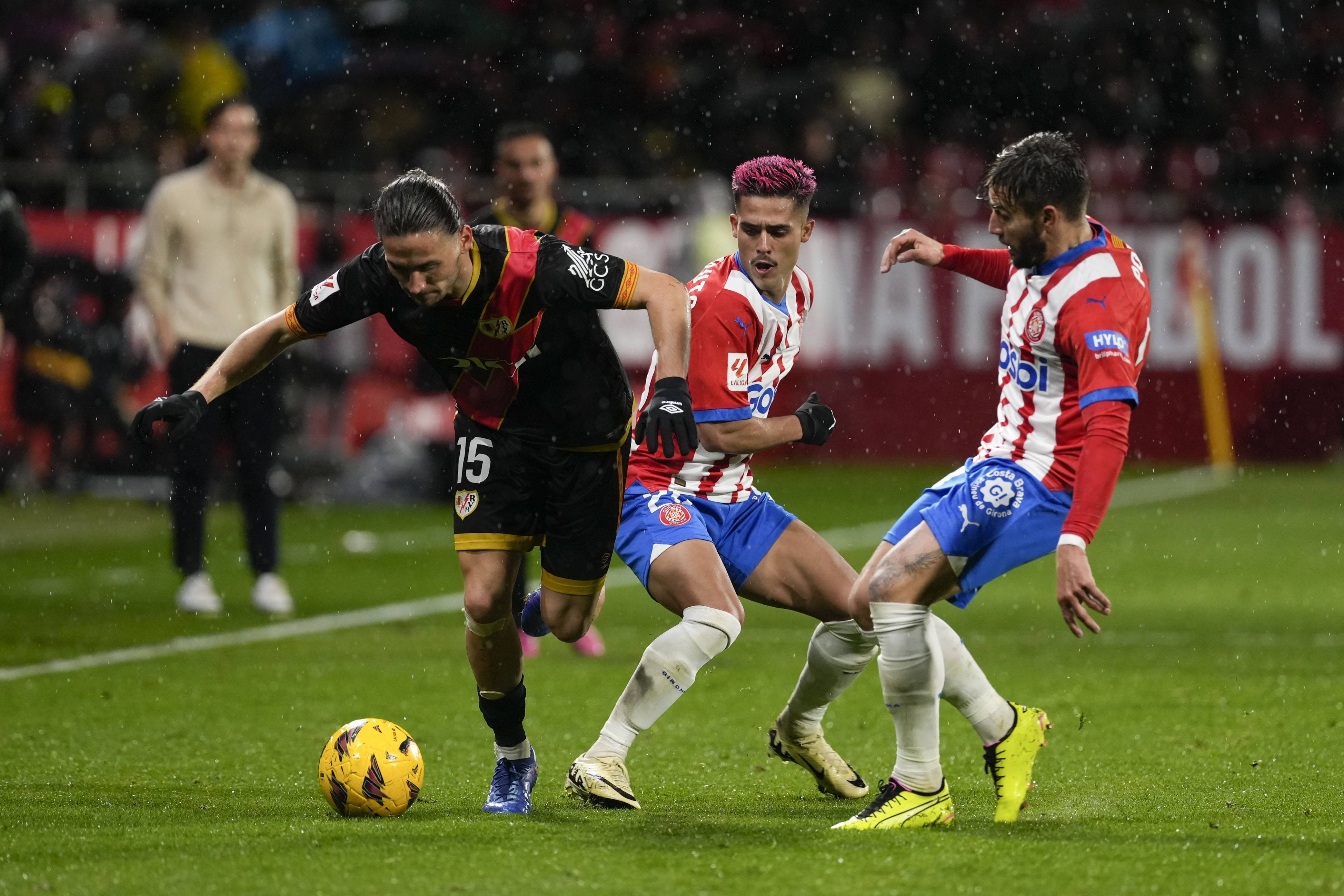 红牛二队翻盘雷诺车队,阿隆索状态火热的简单介绍 红牛二队翻盘雷诺车队,阿隆索状态火热的简单介绍