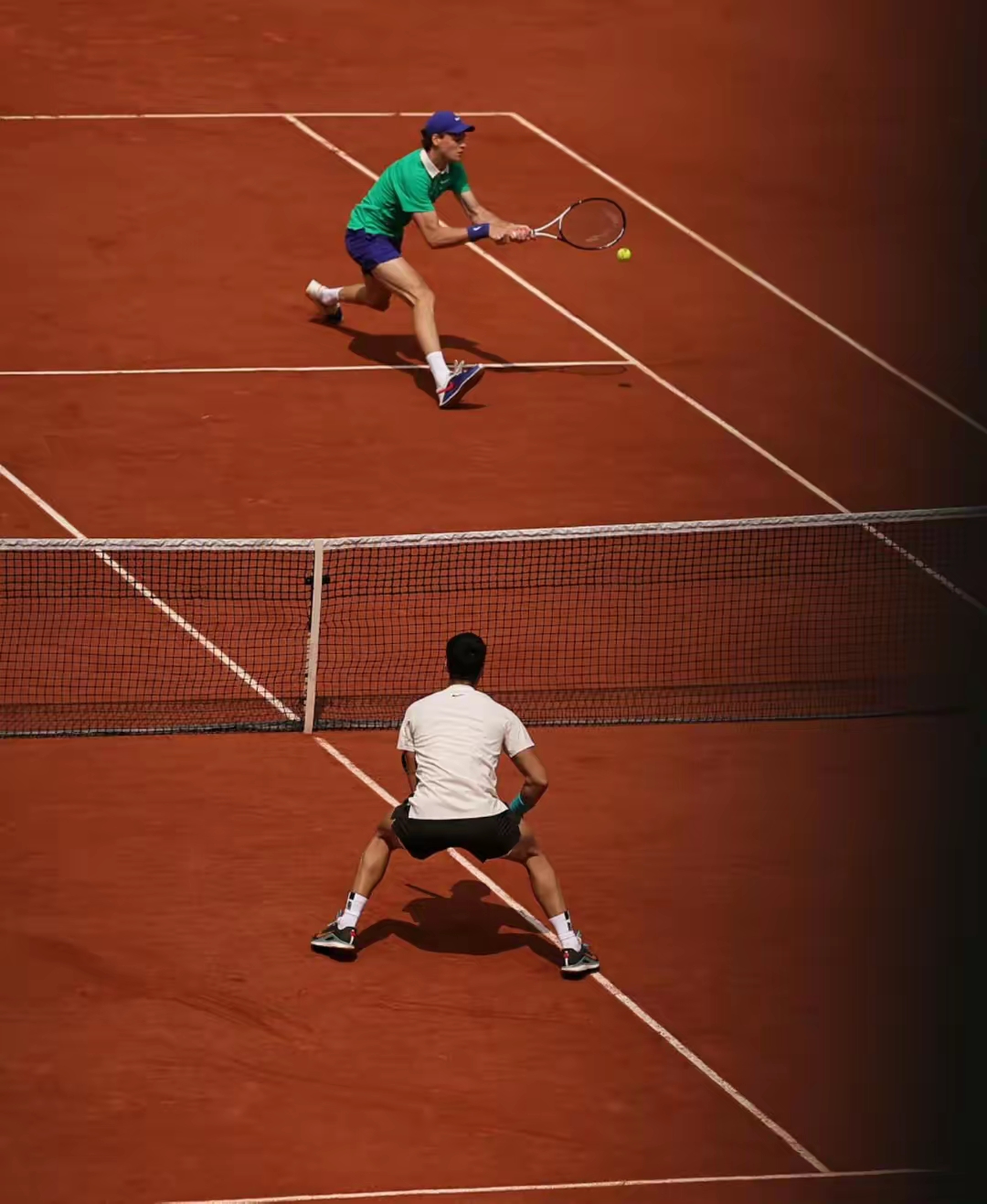 包含世界网球队鏖战西班牙网球队，瓦林卡打破历史纪录的词条