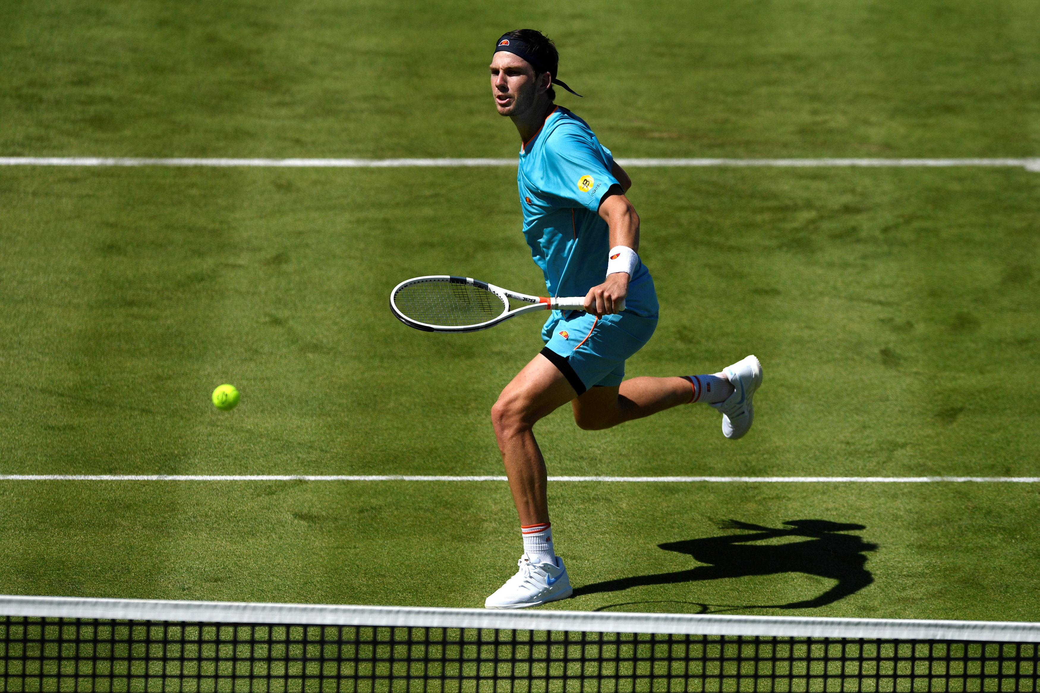 包含世界网球队鏖战西班牙网球队，瓦林卡打破历史纪录的词条