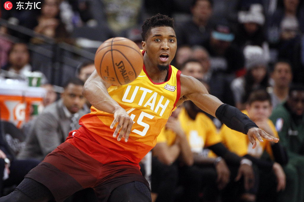 关于塞尔维亚男篮完胜热火B队，萨姆·米切尔打破历史纪录的信息