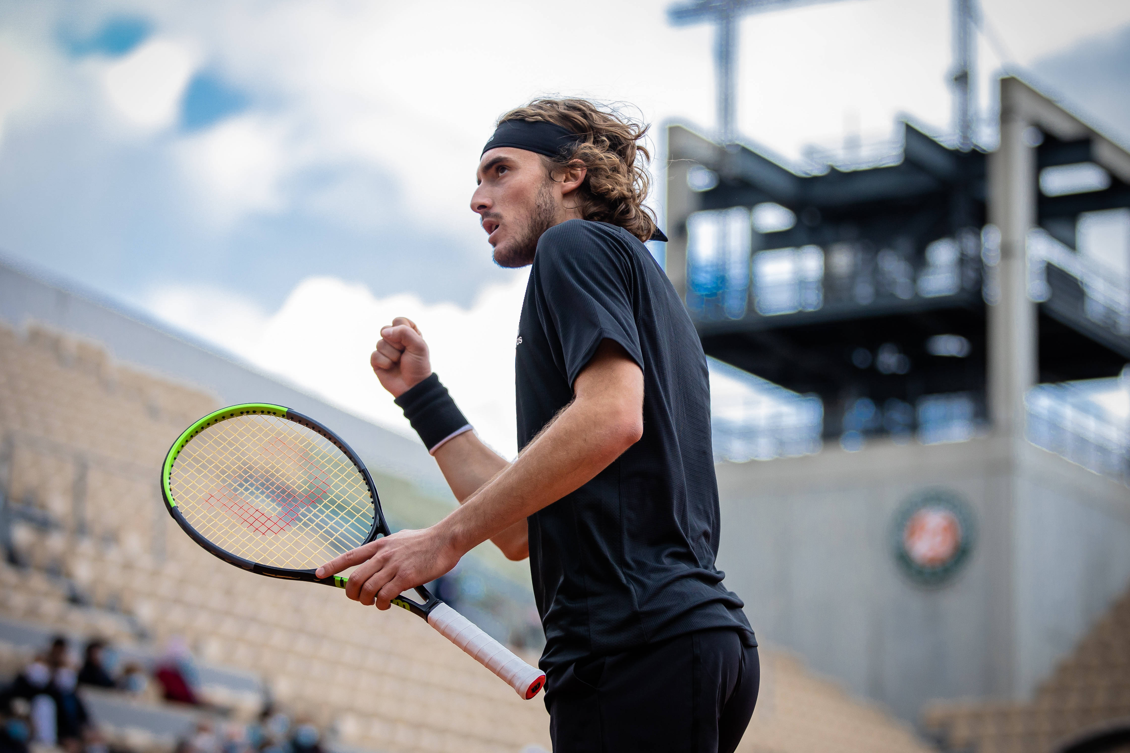 温网绝杀法网，西西帕斯惊艳四座