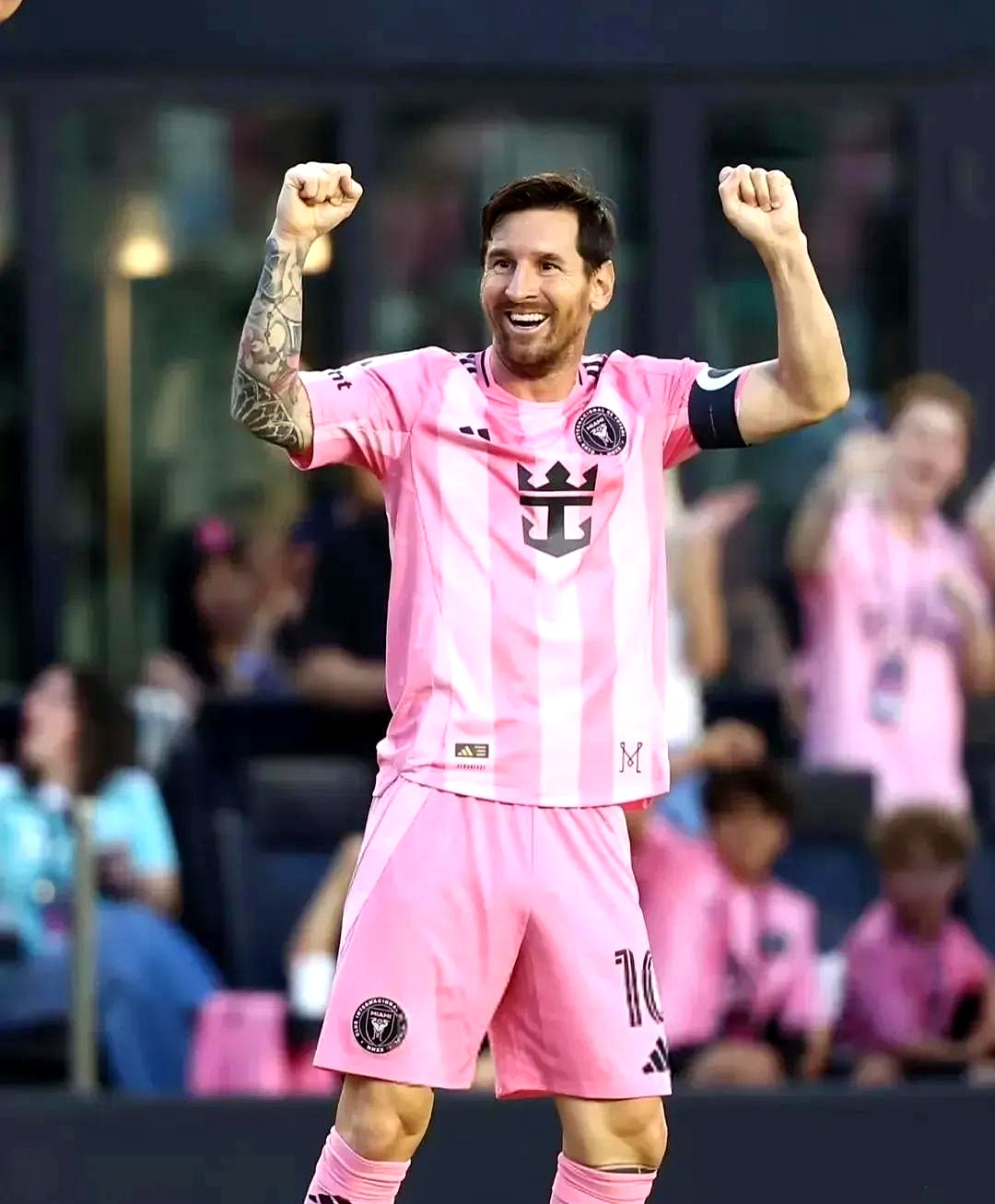 超级球星将在比赛中展现出色球技 超级球星将在比赛中展现出色球技