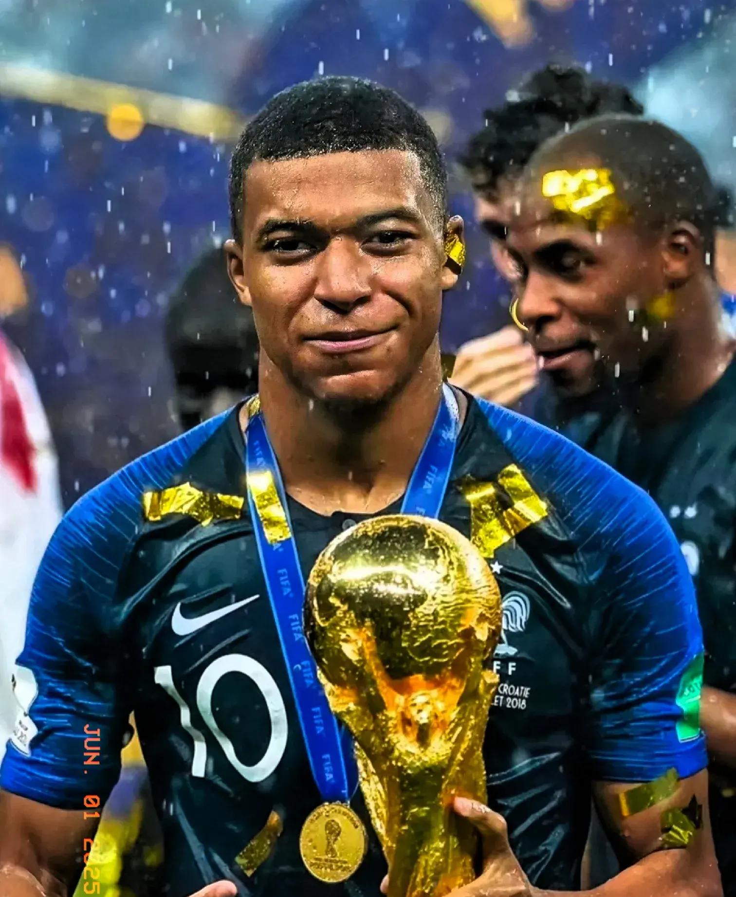 关于法国完胜AC米兰，姆巴佩点燃赛场的信息