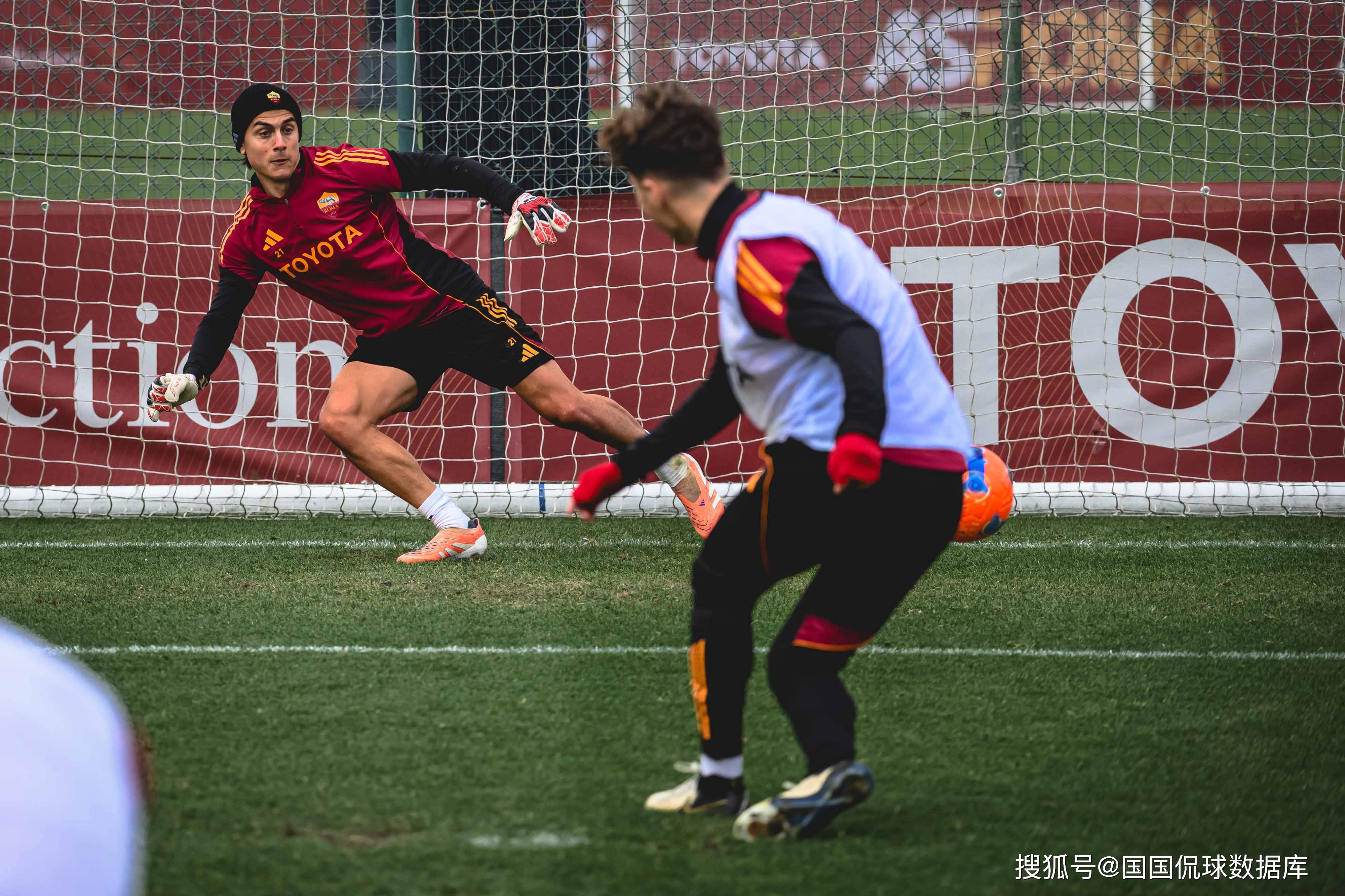 包含罗马逆转取胜，冲击意甲前四的词条