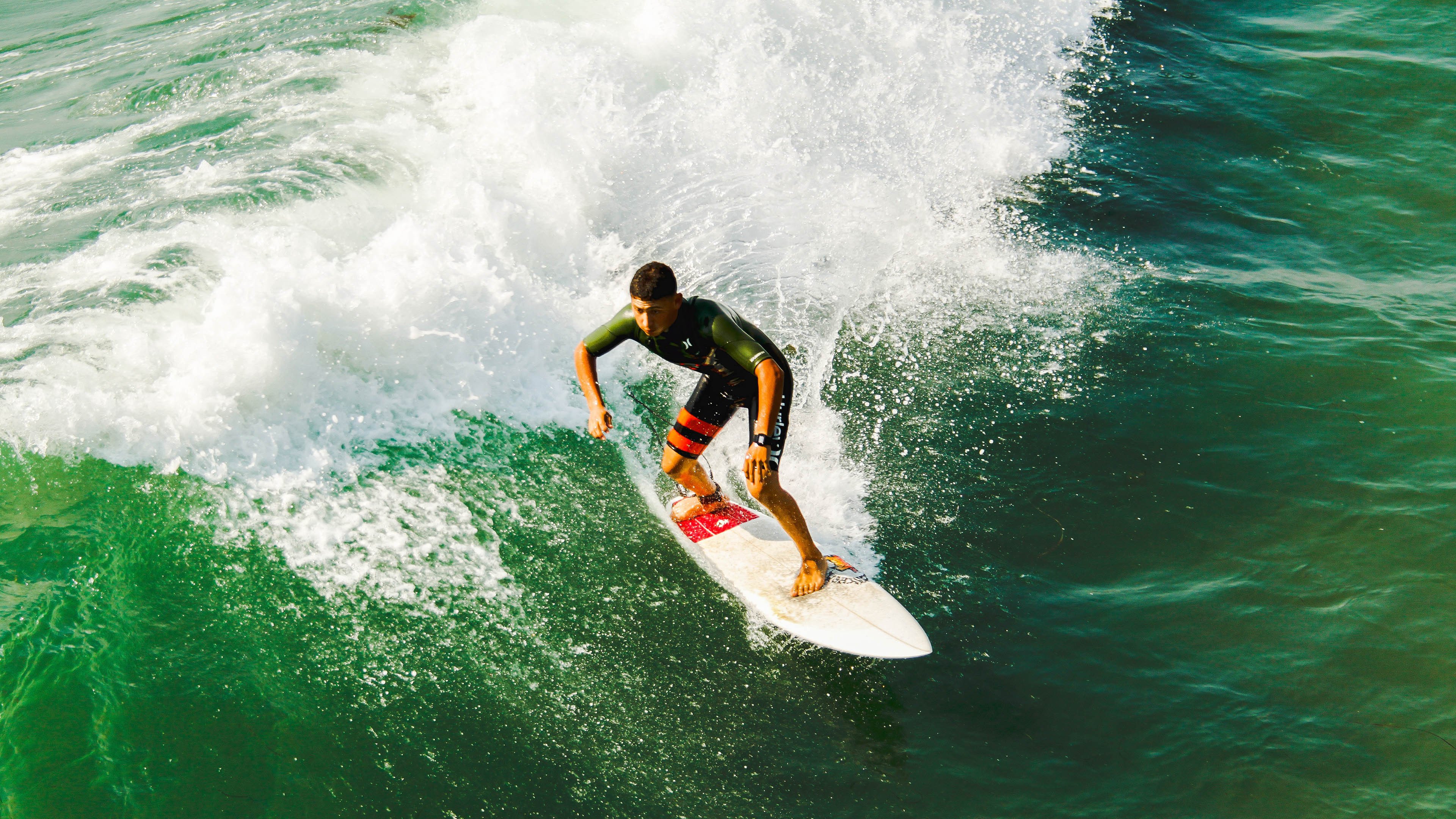 绿茵场外的总决赛，阿尔及利亚如何用篮球智慧绝杀比利时