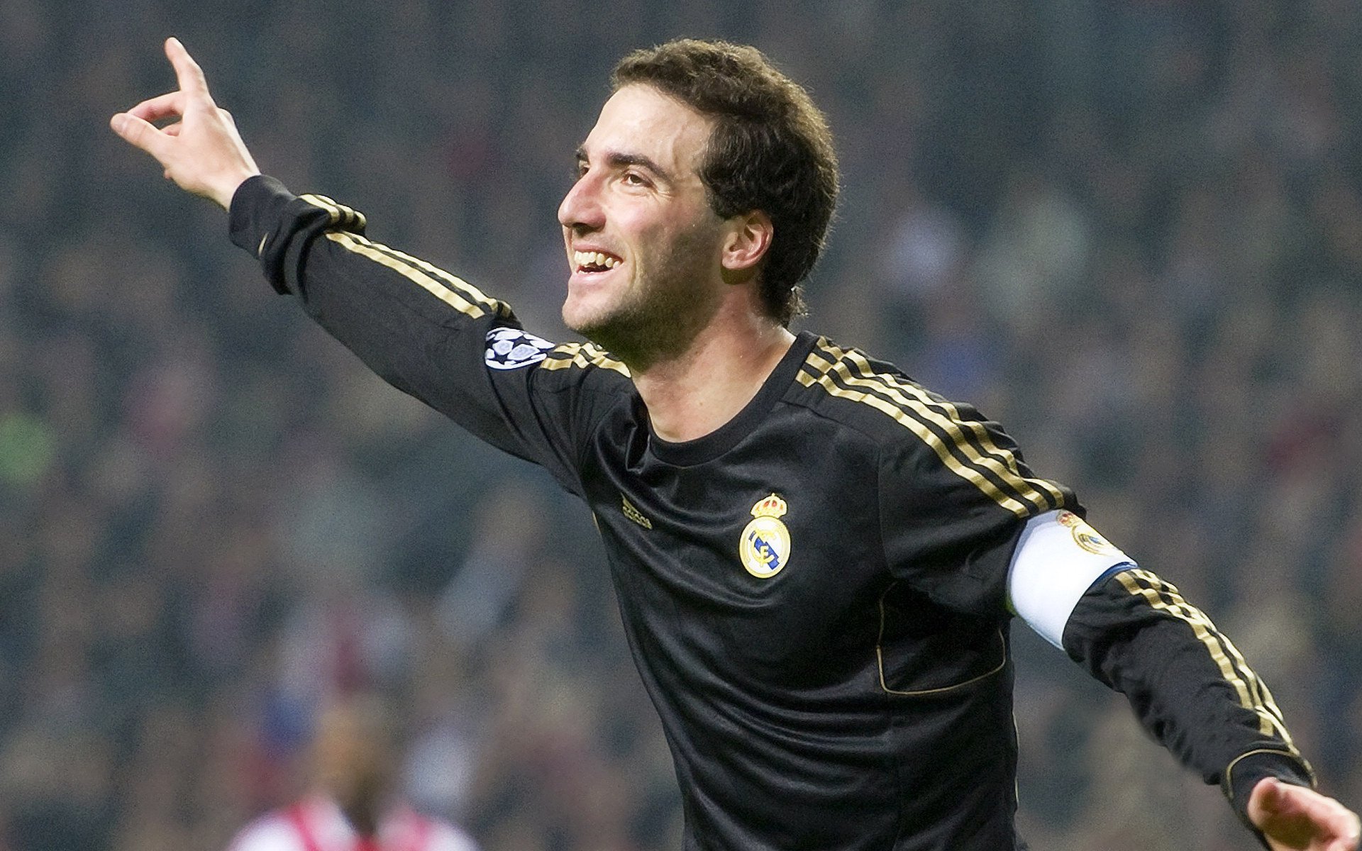 钢铁之城的咆哮，哈兰德终结悬念，毕尔巴鄂踏平老特拉福德